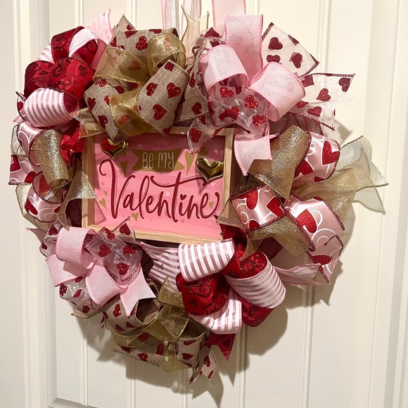 Flash Sale! Handmade 17” Valentine’s Day Ribbon Wreath Hearts in Red & White - Picture 2 of 8
